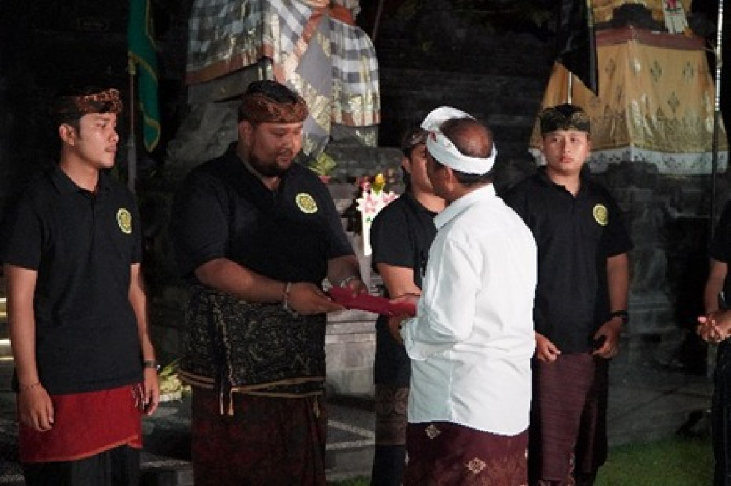 Tongkat Estafet Kepemimpinan Diserahterimakan, Pelantikan Prajuru Yowana Prasada Amertha Berlangsung Khidmat